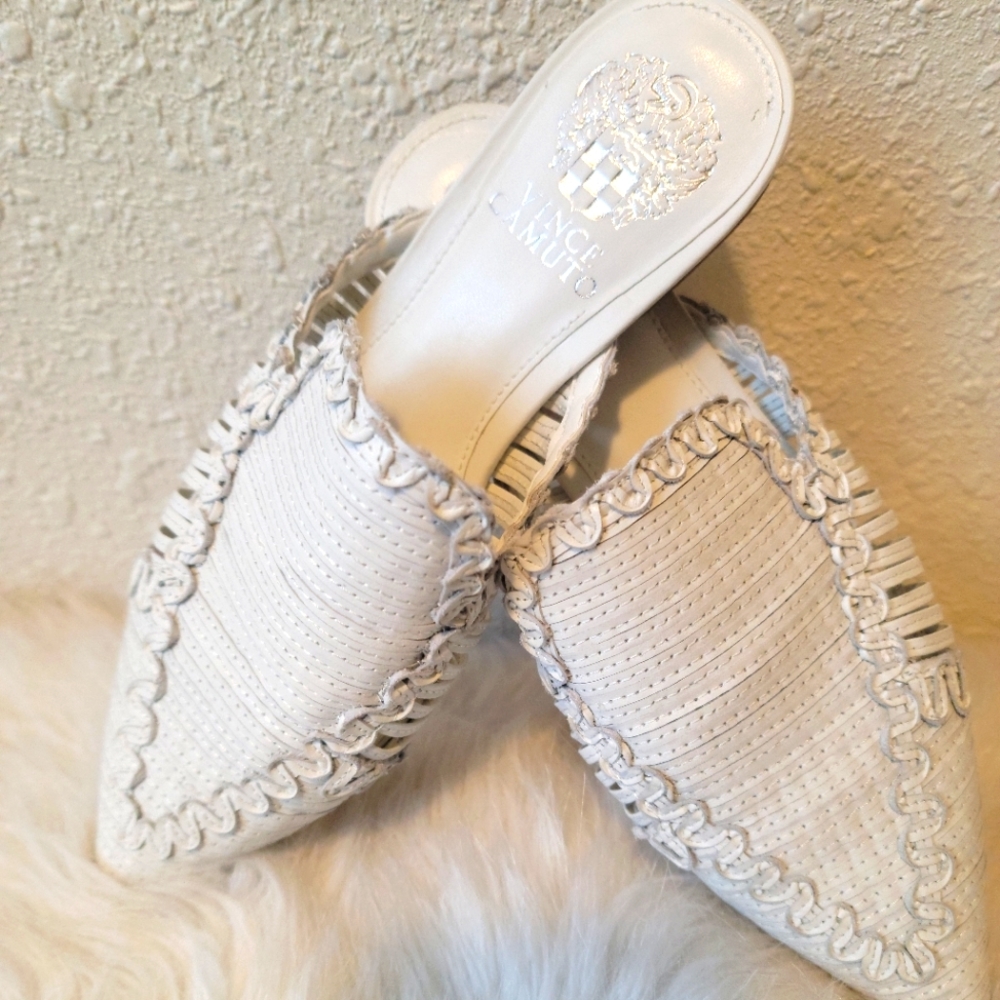 Vince Camuto closed toe summer flats
